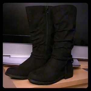 Girls boots